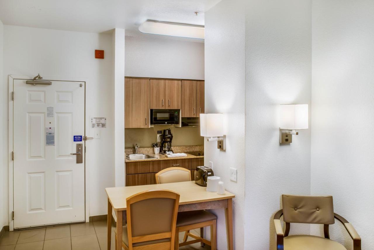 6 Fishers, In - Indianapolis Hotel Fishers